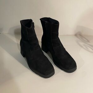 Natural Sport Black Suede Waterproof Block Heel Ankle Boots Size 8.5M